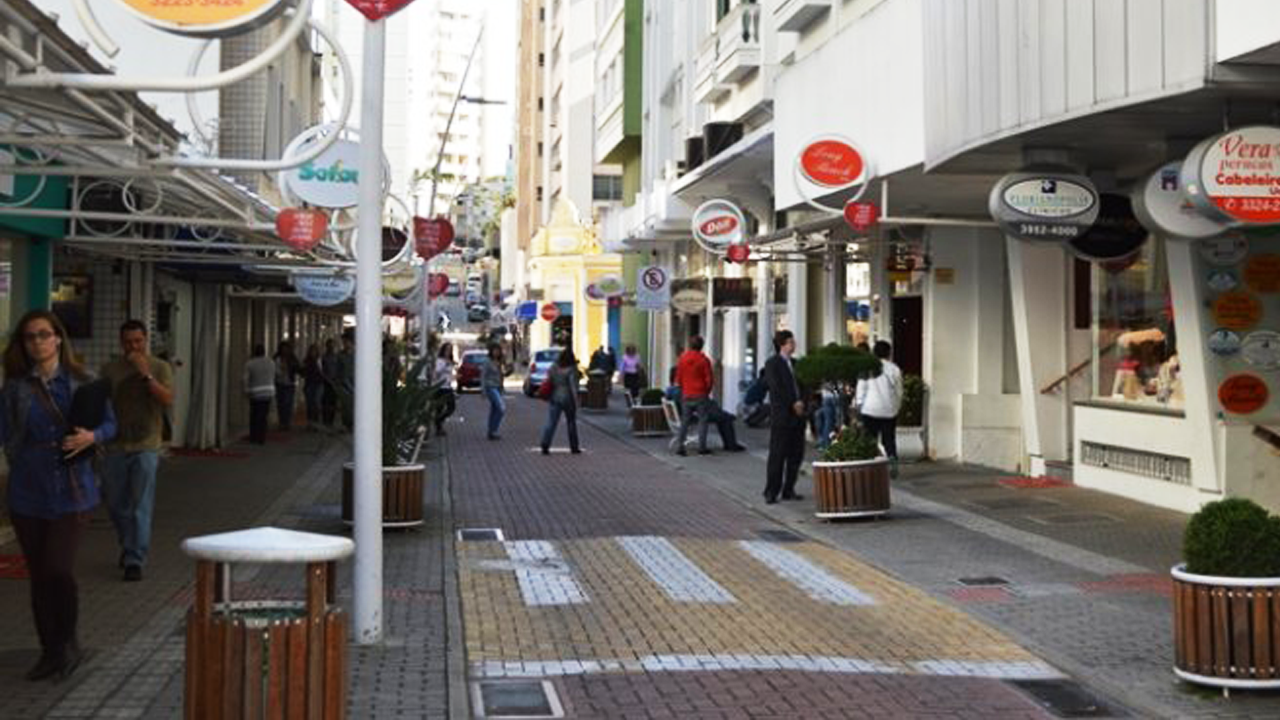 Rua de Florianópolis vira laboratório de inovação urbana