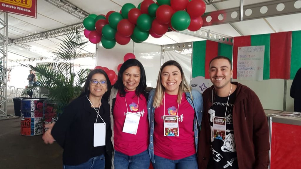 Equipe PodeROSA – feira da esperança 3