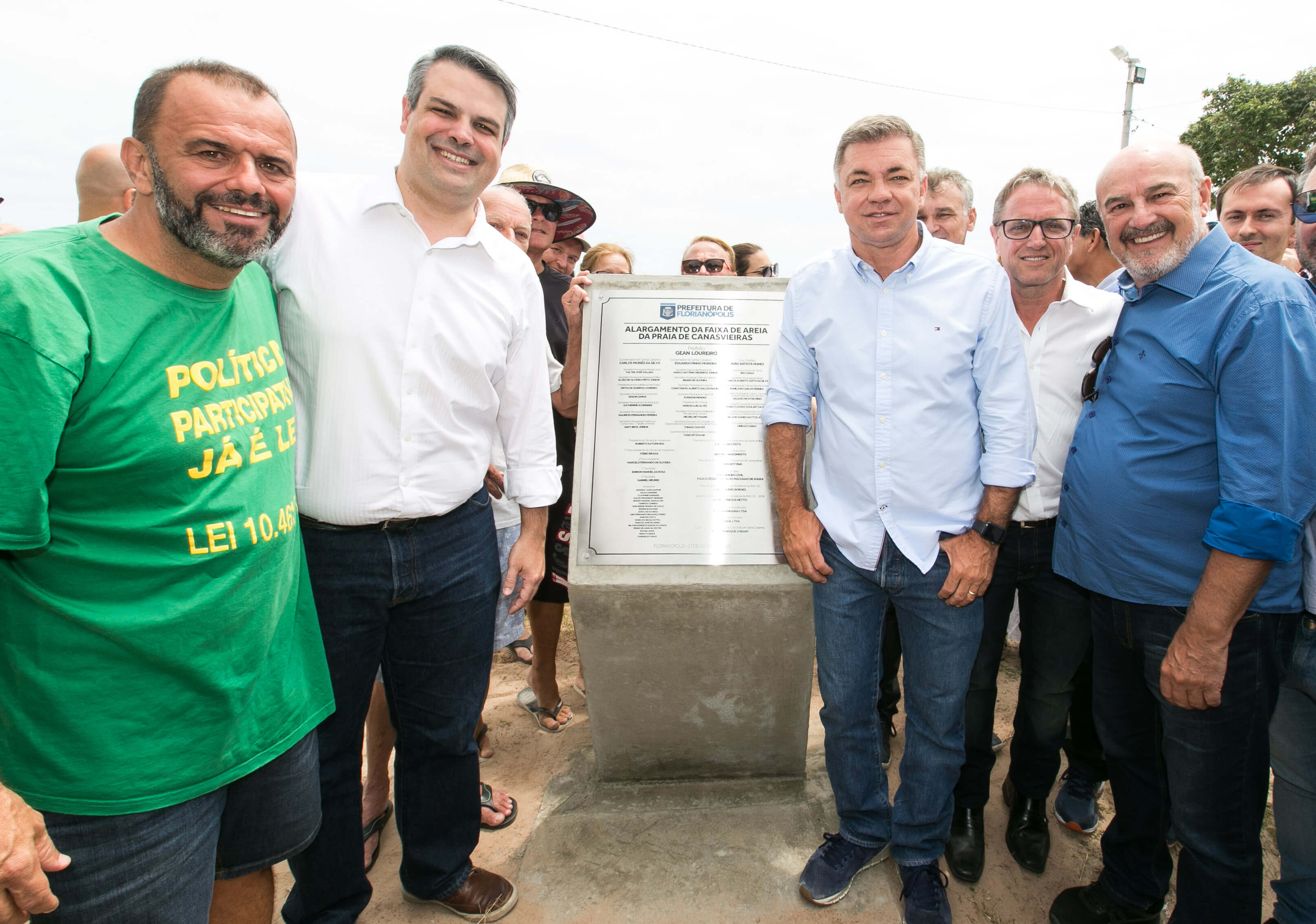 Faixa de areia da praia de Canasvieiras é finalmente inaugurada em Florianópolis