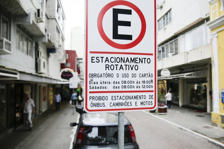 ACIF cobra solução para estacionamento rotativo de Florianópolis