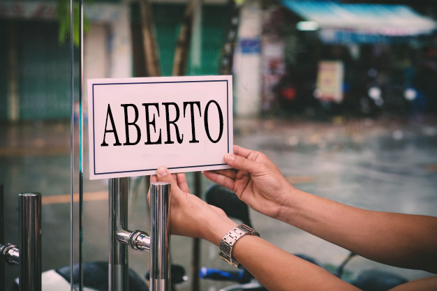 Reabertura do comércio de rua e hotéis em Florianópolis