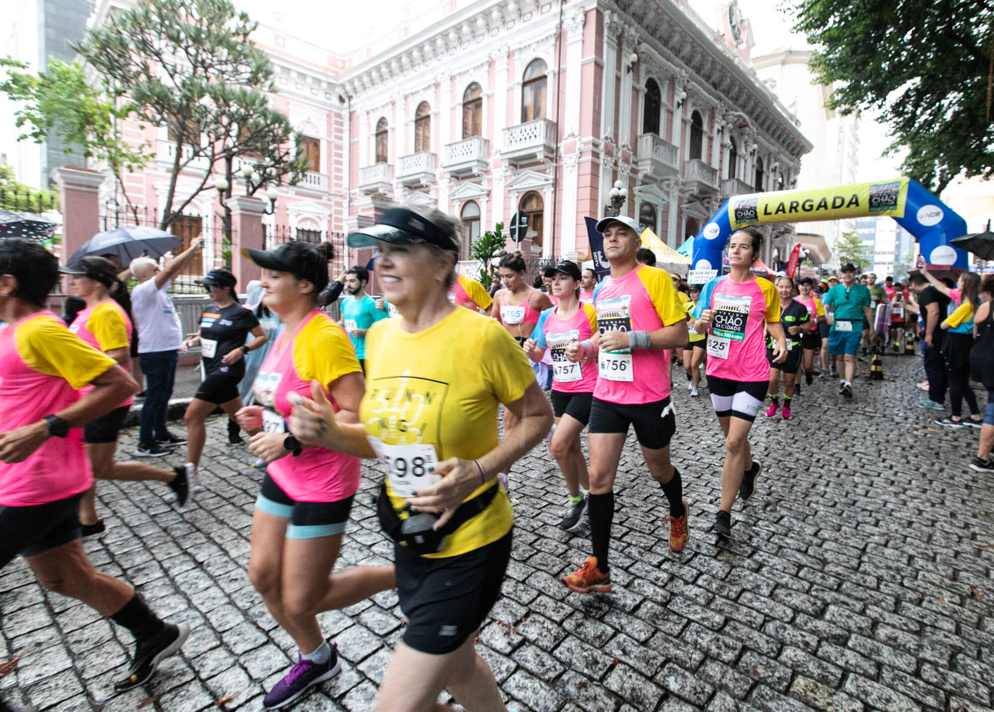 Corrida Chão da Cidade valoriza o centro histórico de Florianópolis em comemoração aos 350 anos da capital